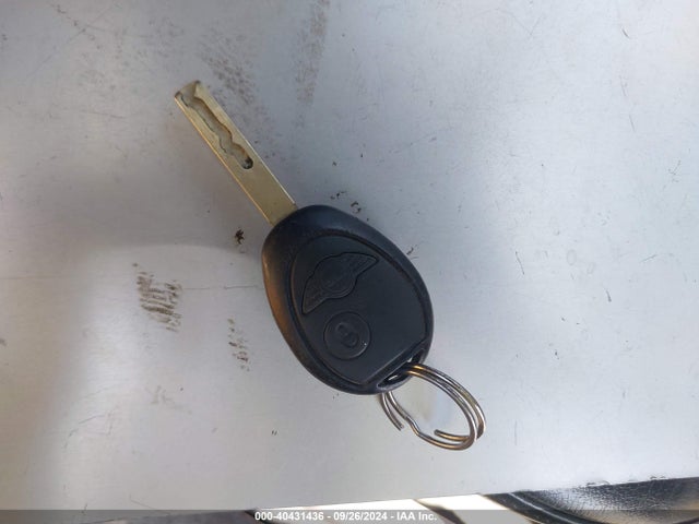 2004 MINI COOPER WMWRC33444TJ62133 Photo 10