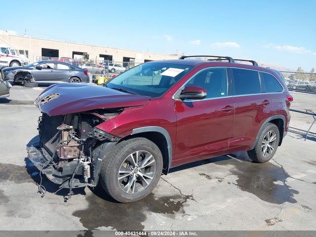 Toyota Highlander Le 2017 5TDBZRFH5HS467004 Image 2