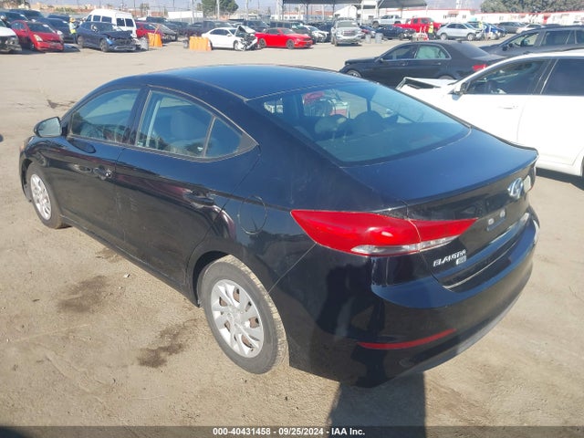 Hyundai ELANTRA SE 2018 5NPD74LF2JH229854 Image 3