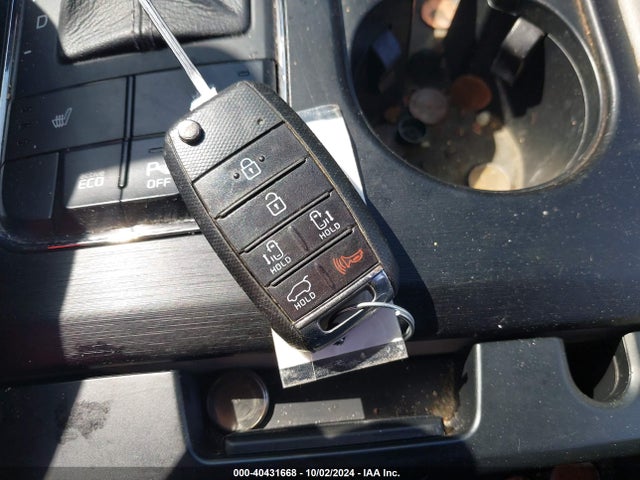 KIA SEDONA LX 2016 KNDMB5C12G6181753 Image 11