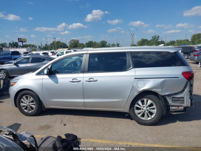 KIA SEDONA LX 2016 KNDMB5C12G6181753 Image 14
