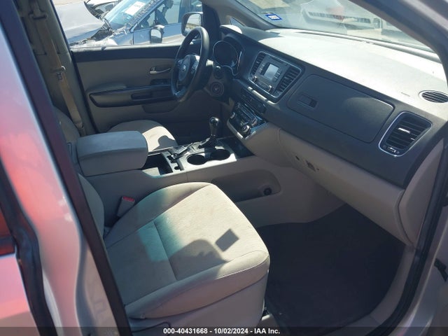 KIA SEDONA LX 2016 KNDMB5C12G6181753 Image 5