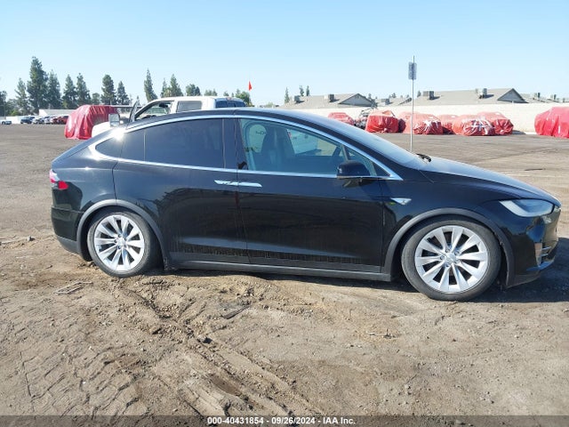 Tesla Model X 60d/70d/75d/90d 2016 5YJXCAE21GF001711 Image 14