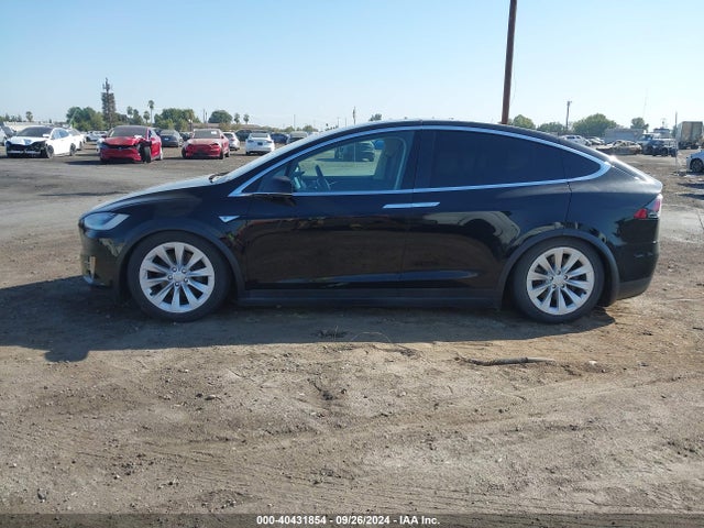 Tesla Model X 60d/70d/75d/90d 2016 5YJXCAE21GF001711 Image 15
