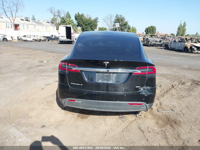 Tesla Model X 60d/70d/75d/90d 2016 5YJXCAE21GF001711 Image 17