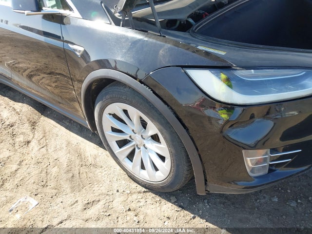Tesla Model X 60d/70d/75d/90d 2016 5YJXCAE21GF001711 Image 21