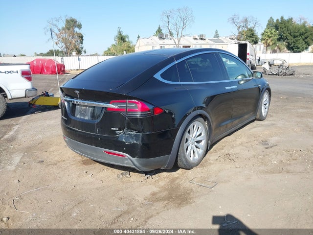 2016 TESLA MODEL X 5YJXCAE21GF001711 Photo 3
