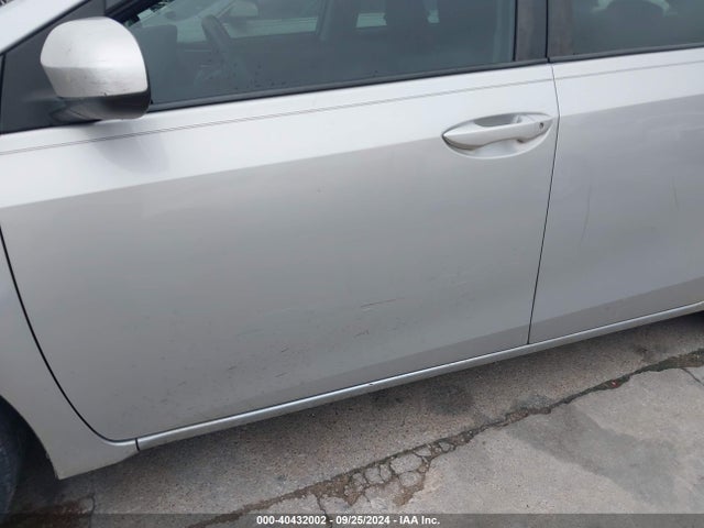 Toyota COROLLA LE 2017 5YFBURHE6HP573360 Image 19