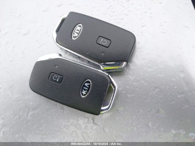 KNDERCAA3M7118786 KIA SELTOS EX