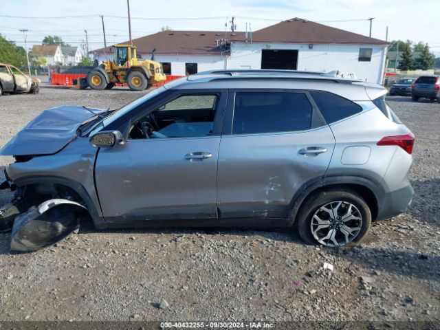 KNDERCAA3M7118786 KIA SELTOS EX