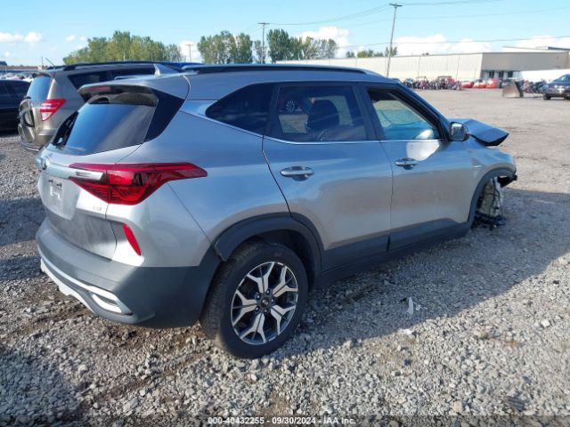 KNDERCAA3M7118786 KIA SELTOS EX