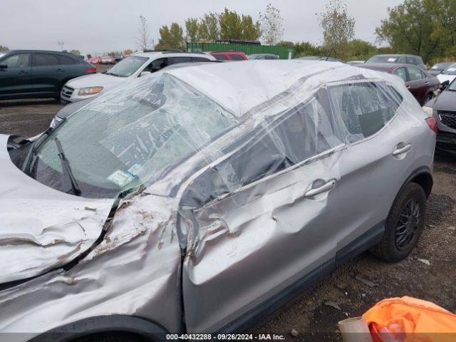 JN1BJ1CR7JW262279 Nissan Rogue Sport S