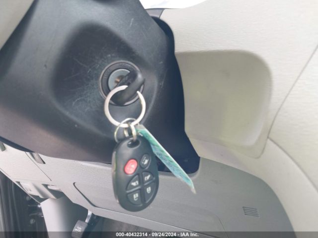 5TDYK3DCXES518656 Toyota Sienna Xle V6 8 Passenger