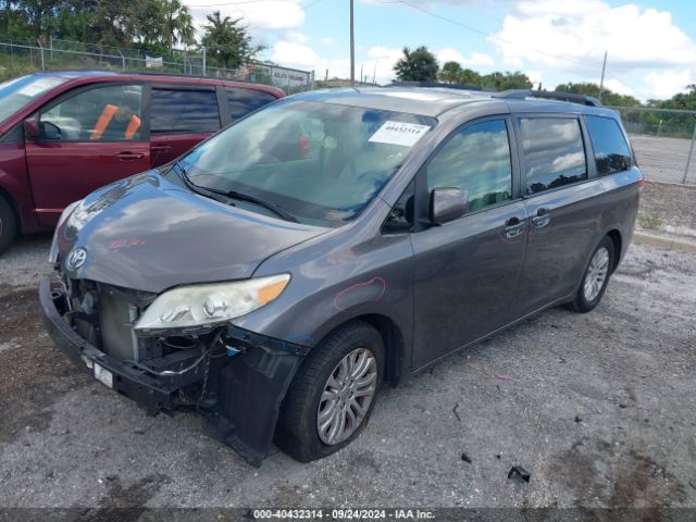 5TDYK3DCXES518656 Toyota Sienna Xle V6 8 Passenger