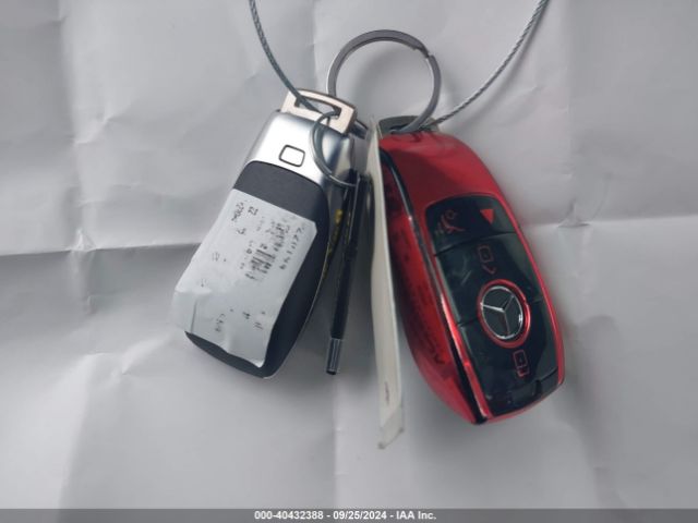 W1K3G4FB1NJ343559 Mercedes-Benz A 220 4matic