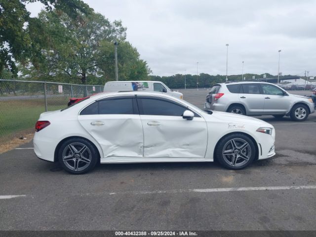 W1K3G4FB1NJ343559 Mercedes-Benz A 220 4matic