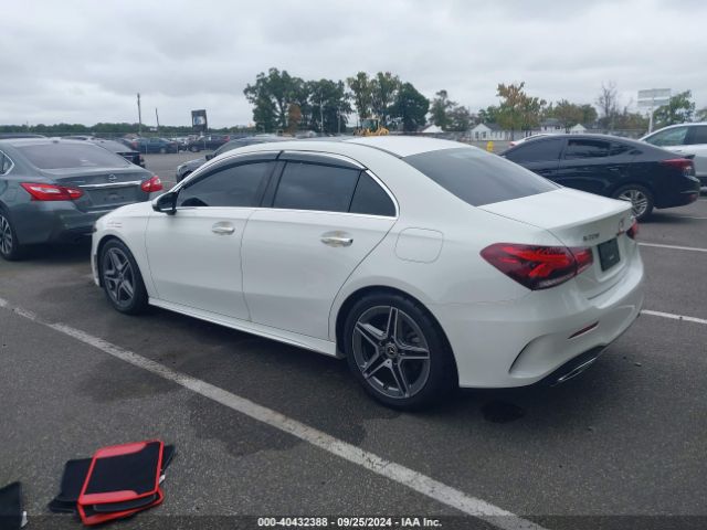 W1K3G4FB1NJ343559 Mercedes-Benz A 220 4matic