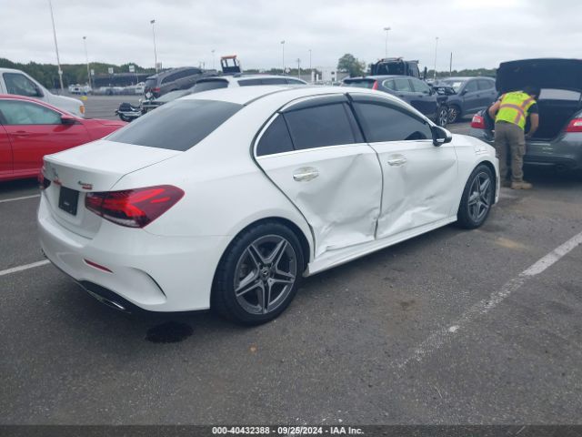 W1K3G4FB1NJ343559 Mercedes-Benz A 220 4matic