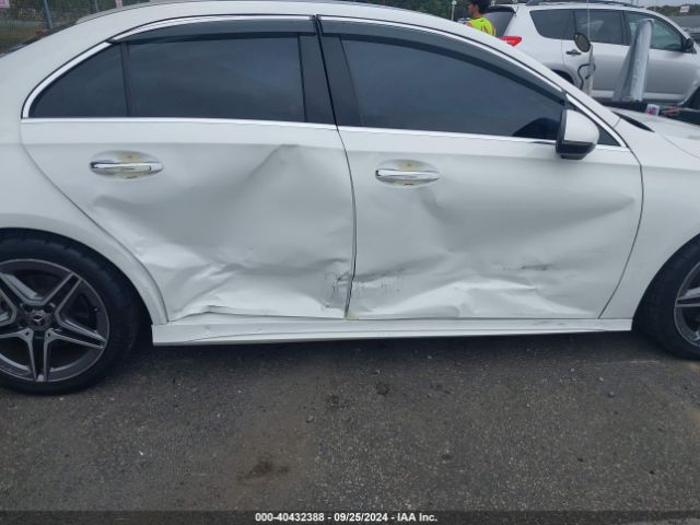 W1K3G4FB1NJ343559 Mercedes-Benz A 220 4matic