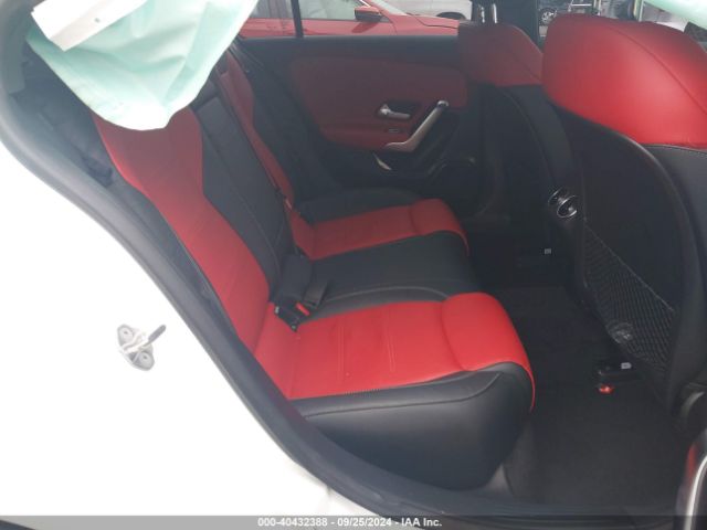 W1K3G4FB1NJ343559 Mercedes-Benz A 220 4matic