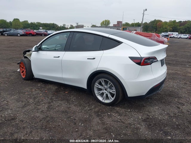 2020 TESLA MODEL Y 5YJYGDEE1LF006132 Photo 2