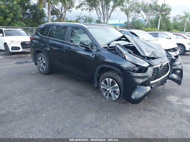 Toyota Highlander Xle 2024 5TDKDRBH1RS559071 Image 1