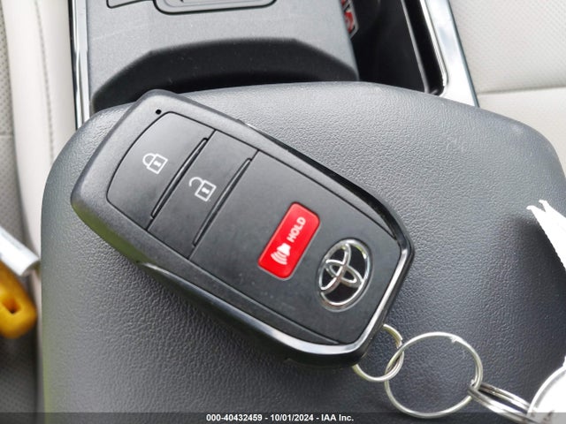 Toyota PRIUS XLE 2024 JTDACAAU2R3029921 Image 11