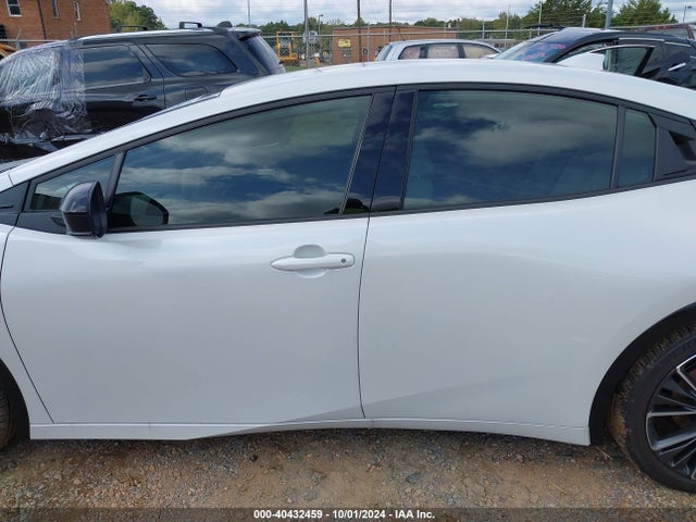 Toyota PRIUS XLE 2024 JTDACAAU2R3029921 Image 14