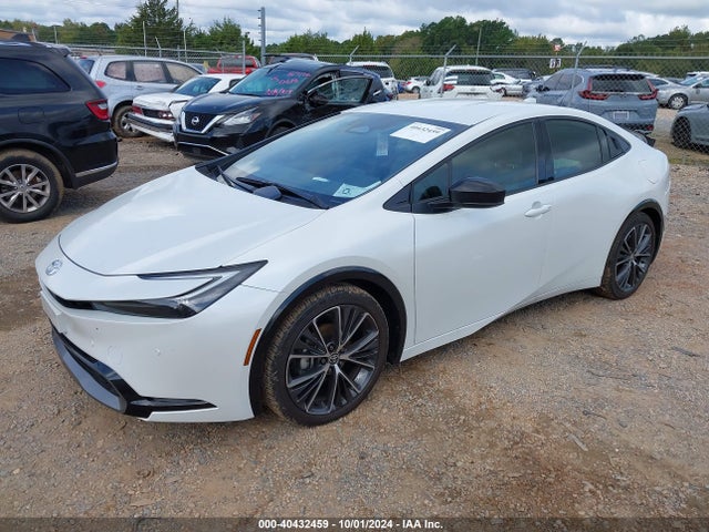 Toyota PRIUS XLE 2024 JTDACAAU2R3029921 Image 2