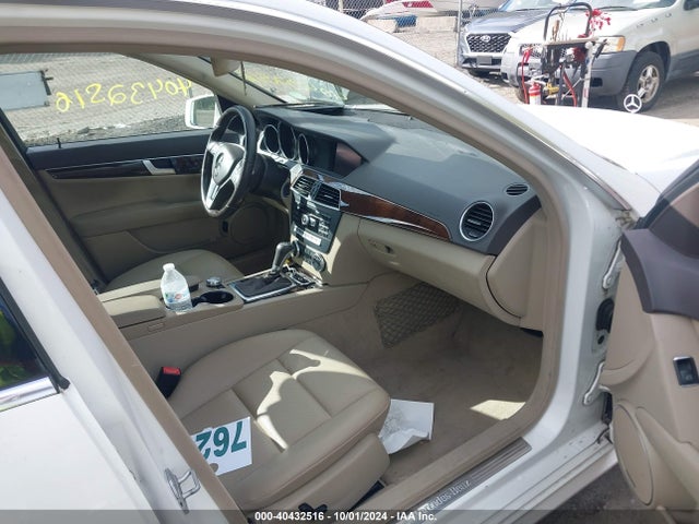 WDDGF8AB6EA960684 Mercedes-Benz C 300 Luxury 4matic/sport 4matic