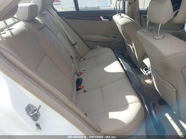 WDDGF8AB6EA960684 Mercedes-Benz C 300 Luxury 4matic/sport 4matic