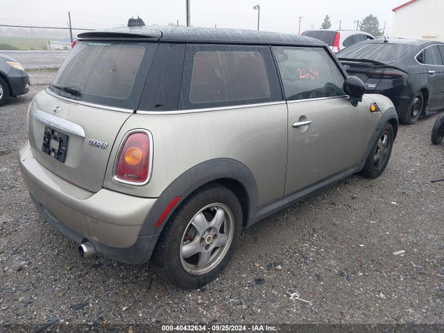 2008 MINI COOPER WMWMF33548TT62638 Photo 3