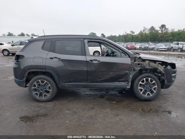 3C4NJDDB2KT748227 Jeep Compass Trailhawk 4x4