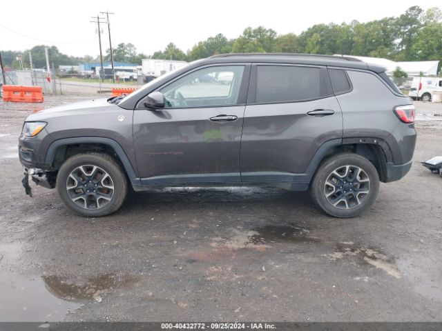 3C4NJDDB2KT748227 Jeep Compass Trailhawk 4x4