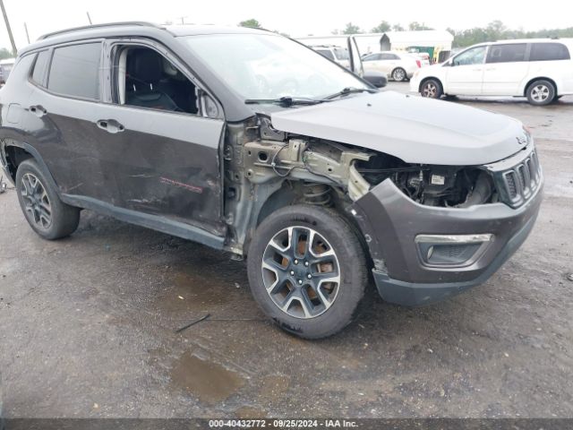 3C4NJDDB2KT748227 Jeep Compass Trailhawk 4x4