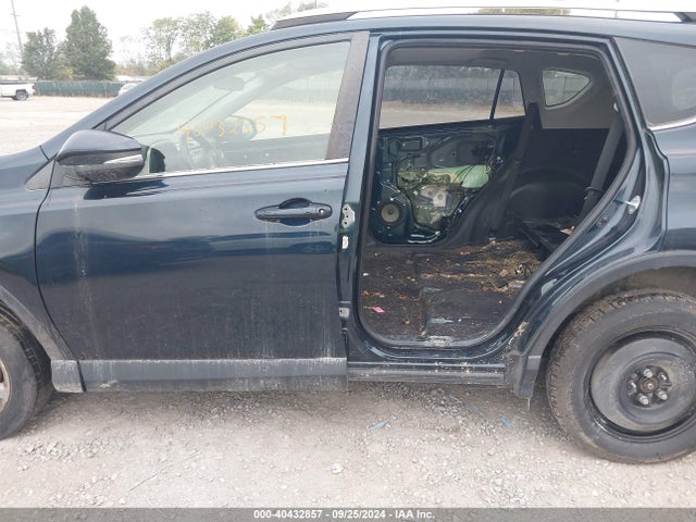 Toyota Rav4 Xle 2018 JTMRFREVXJJ253286 Image 14