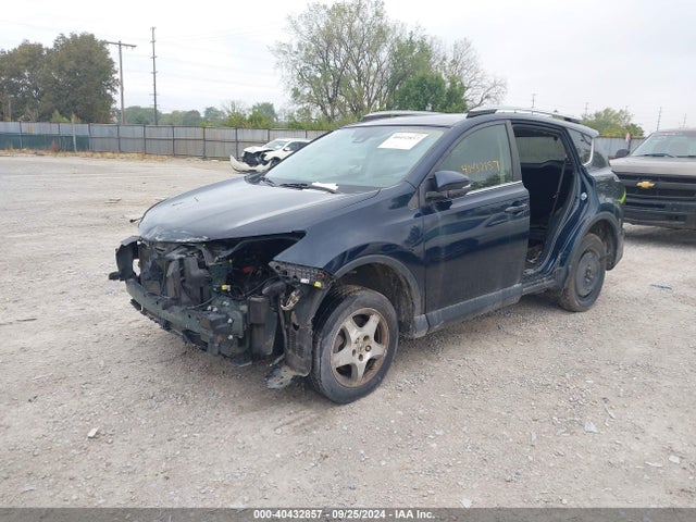 Toyota Rav4 Xle 2018 JTMRFREVXJJ253286 Image 2