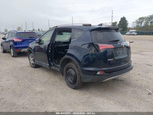 Toyota Rav4 Xle 2018 JTMRFREVXJJ253286 Image 3