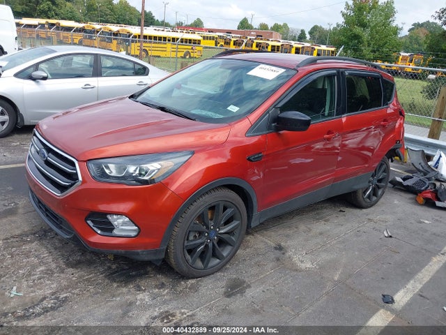 Ford ESCAPE SE 2019 1FMCU9GD7KUA27993 Image 2
