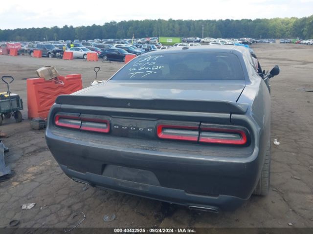 2C3CDZAG8JH271388 Dodge Challenger Sxt