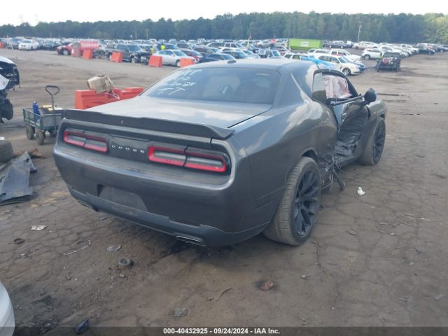 2C3CDZAG8JH271388 Dodge Challenger Sxt