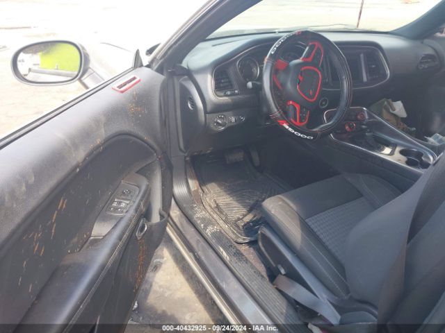 2C3CDZAG8JH271388 Dodge Challenger Sxt