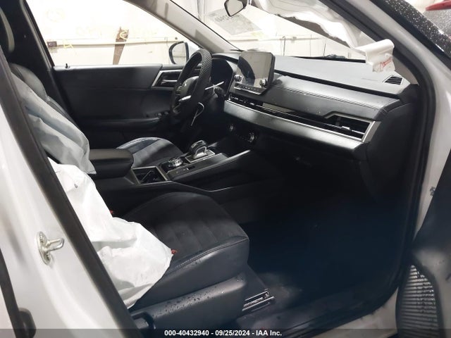 2022 MITSUBISHI OUTLANDER JA4J4UA8XNZ066315 Photo 4