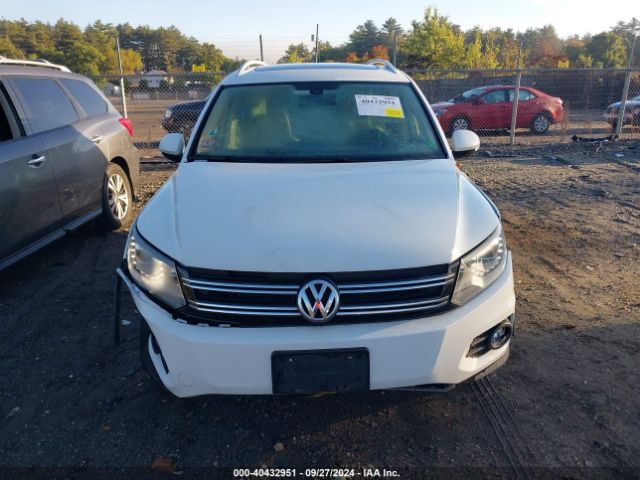 WVGBV7AXXGW599510 Volkswagen TIGUAN SE