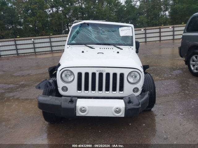 1C4BJWEG7GL112074 Jeep Wrangler Unlimited Sahara