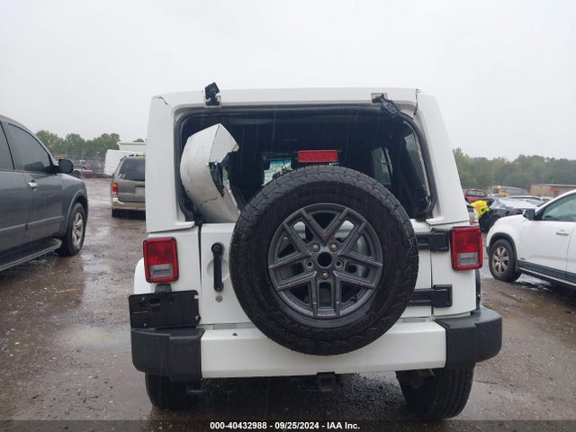 1C4BJWEG7GL112074 Jeep Wrangler Unlimited Sahara