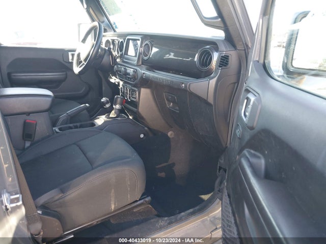 1C4HJXDN8LW267497 Jeep Wrangler Unlimited Sport Altitude 4x4