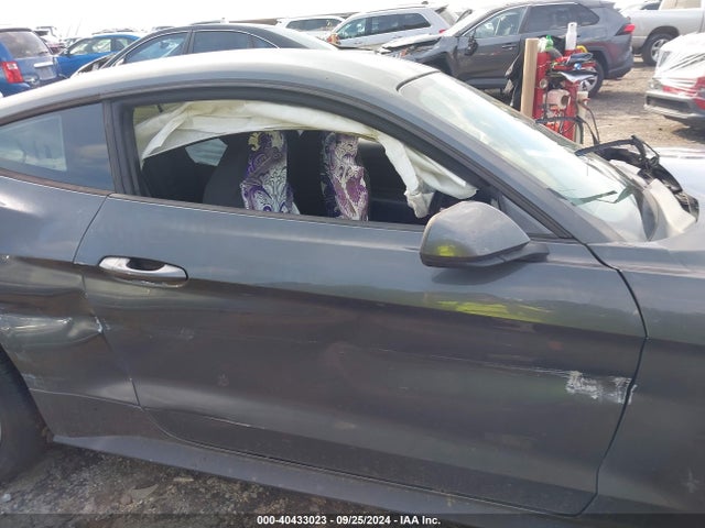 Ford Mustang Ecoboost 2018 1FA6P8TH8J5174155 Image 13