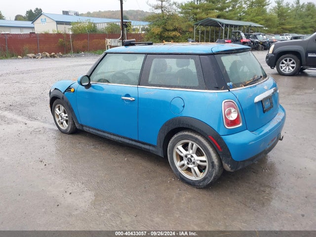 2013 MINI HARDTOP WMWSU3C58DT373018 Photo 2