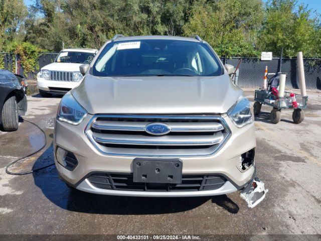 1FMCU0J97HUC35557 Ford Escape Titanium
